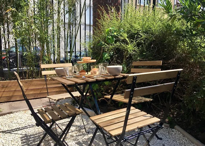 Διαμέρισμα La Urbaine Et Son Jardin *